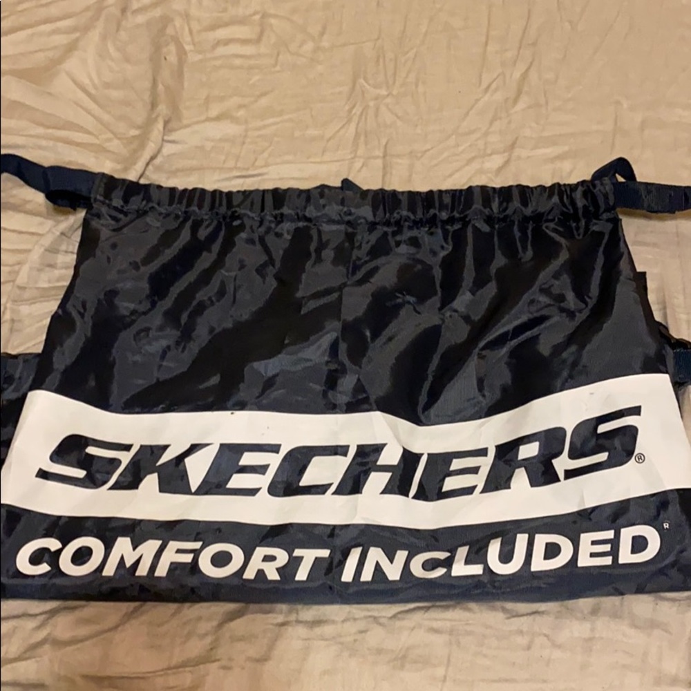 Skechers drawstring bag